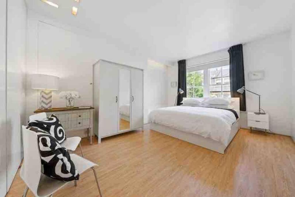 Luxury Apartment In Belsize Park Лондон Екстер'єр фото