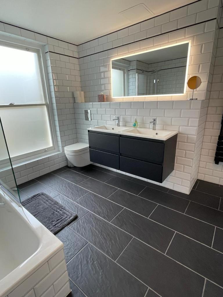 Luxury Apartment In Belsize Park Лондон Екстер'єр фото