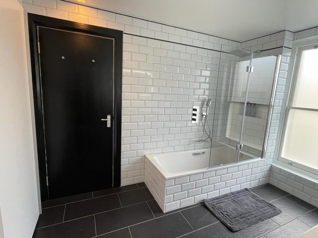 Luxury Apartment In Belsize Park Лондон Екстер'єр фото